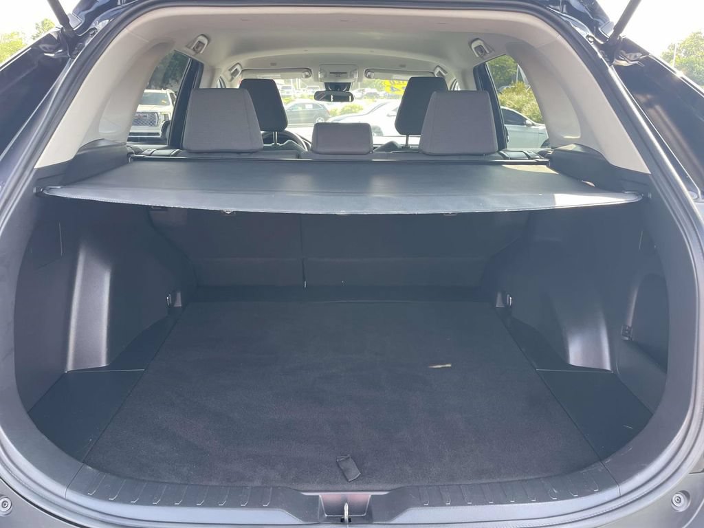 Used 2024 Toyota RAV4 XLE FWD image 10