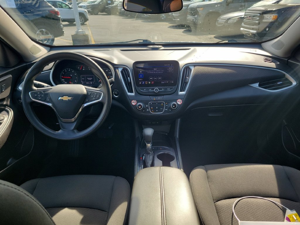 Used 2025 Chevrolet Malibu LT FWD image 13