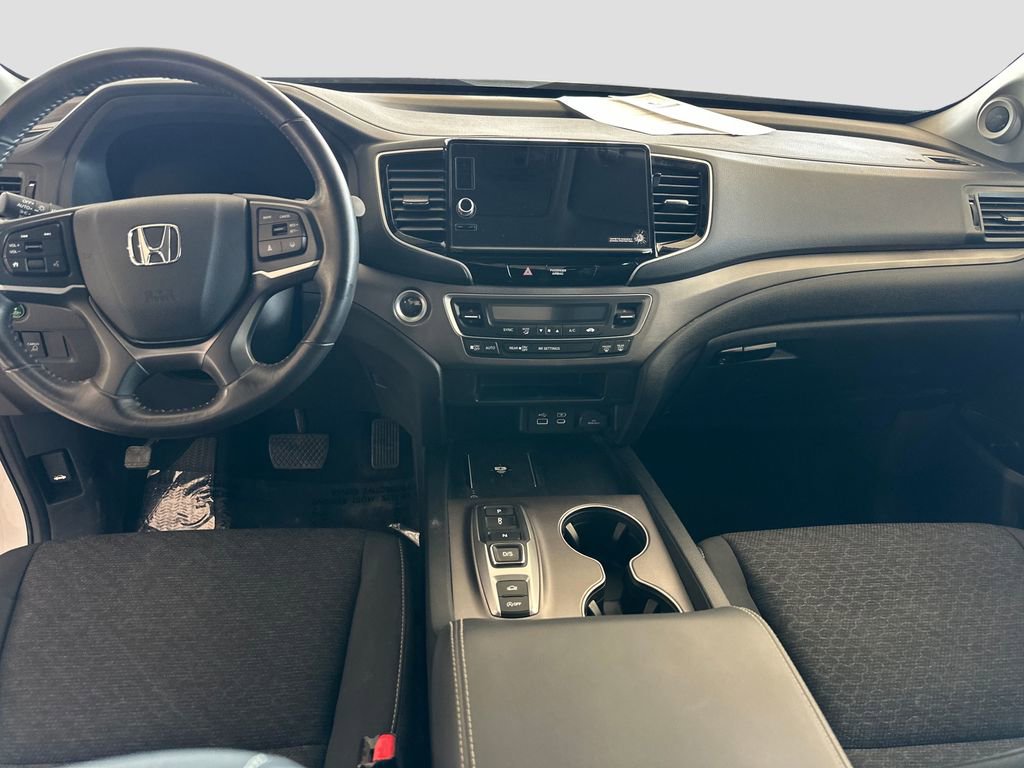 Used 2025 Honda Ridgeline Sport image 12