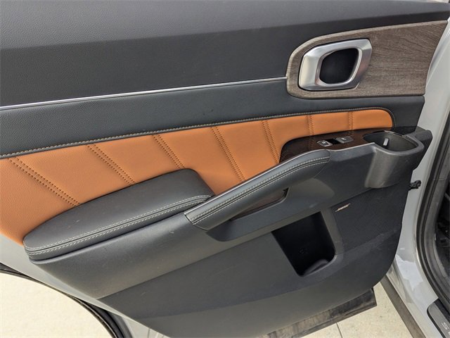 Used 2022 Kia Sorento SX Prestige w/ Rust Color Package image 10