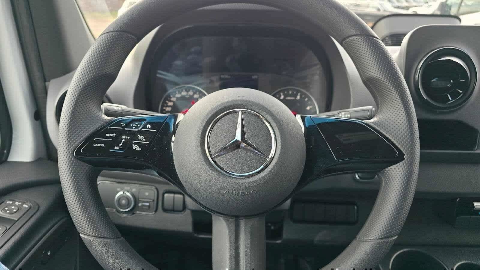 Used 2025 Mercedes-Benz Sprinter 2500 image 29