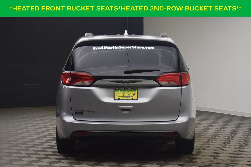 Used 2020 Chrysler Pacifica Touring-L Plus FWD image 8