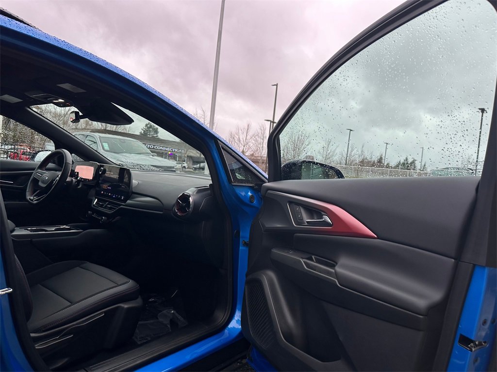 Used 2025 Chevrolet Equinox EV RS w/ LPO, All-Weather Mat Package image 11