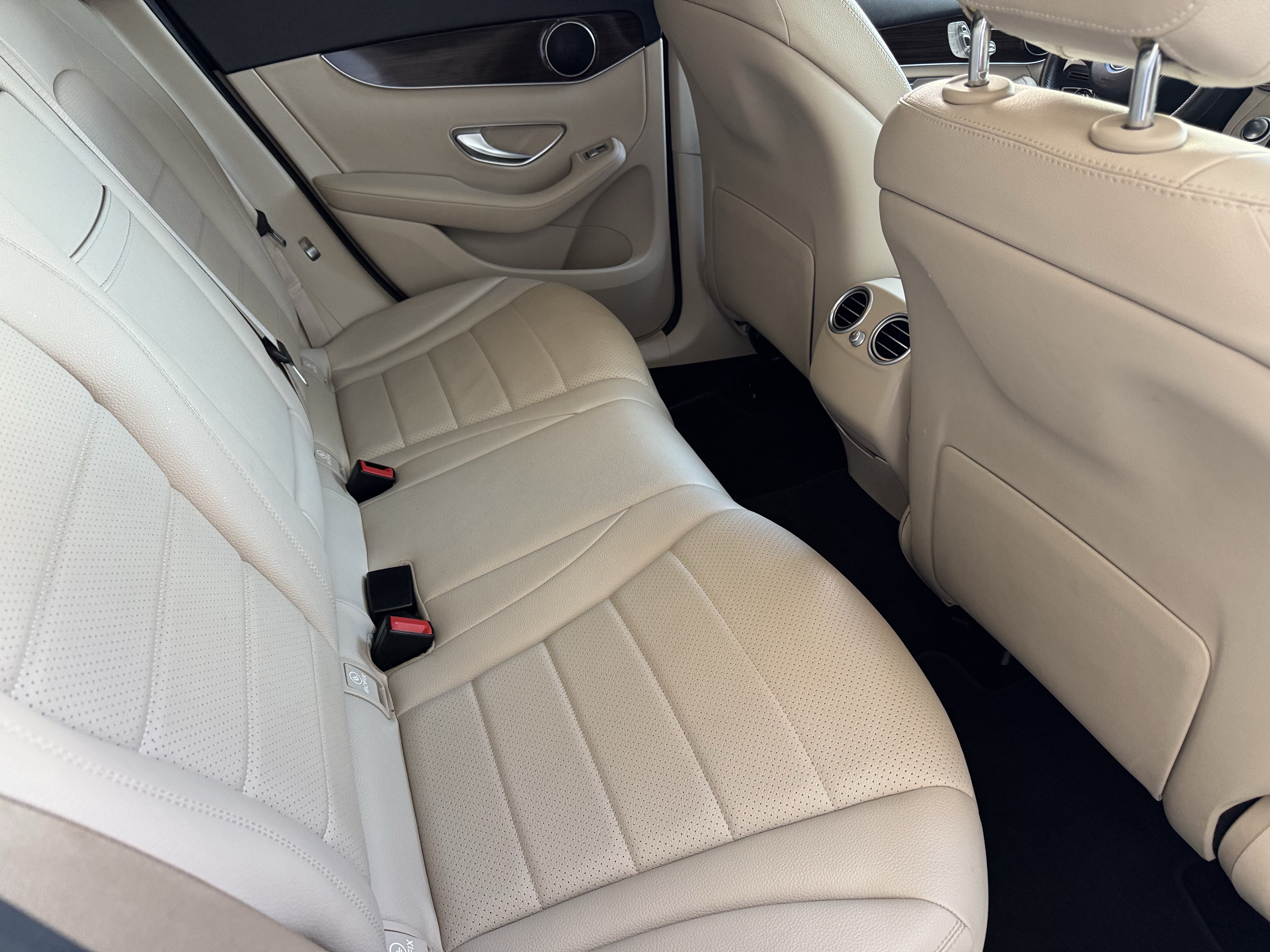 Used 2018 Mercedes-Benz GLC 350e 4MATIC image 21