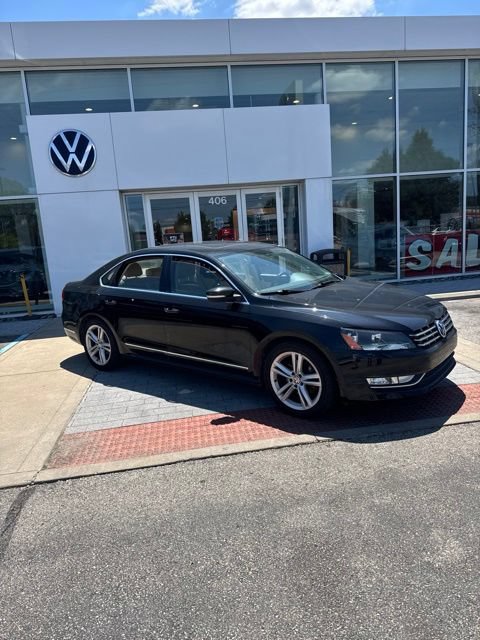 Used 2013 Volkswagen Passat TDI SEL Premium FWD image 2