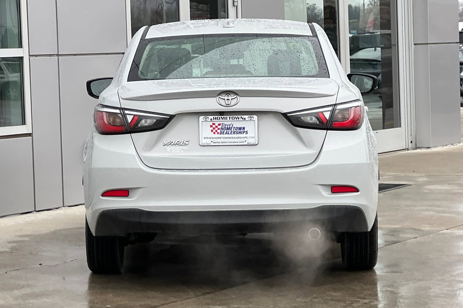 Used 2019 Toyota Yaris LE image 5