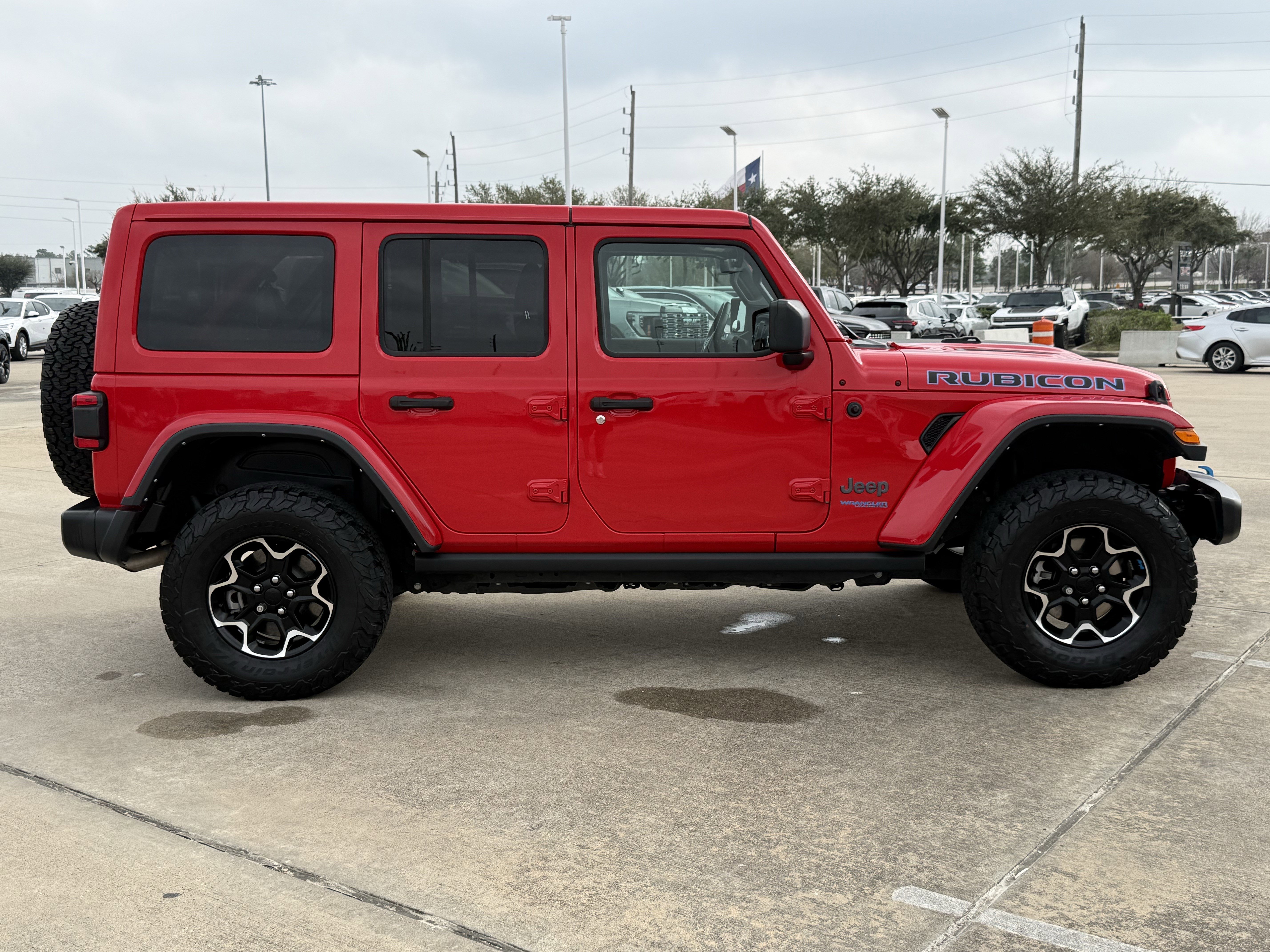 Used 2022 Jeep Wrangler Unlimited Rubicon 4xe w/ Cold Weather Group image 3