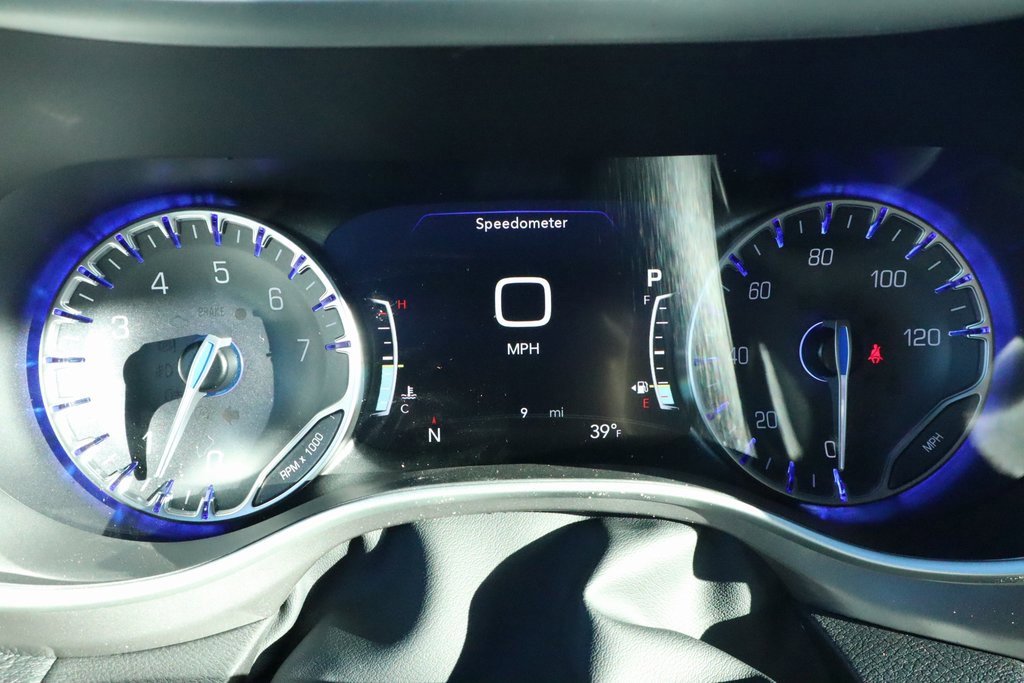 New 2026 Chrysler Pacifica Select image 5