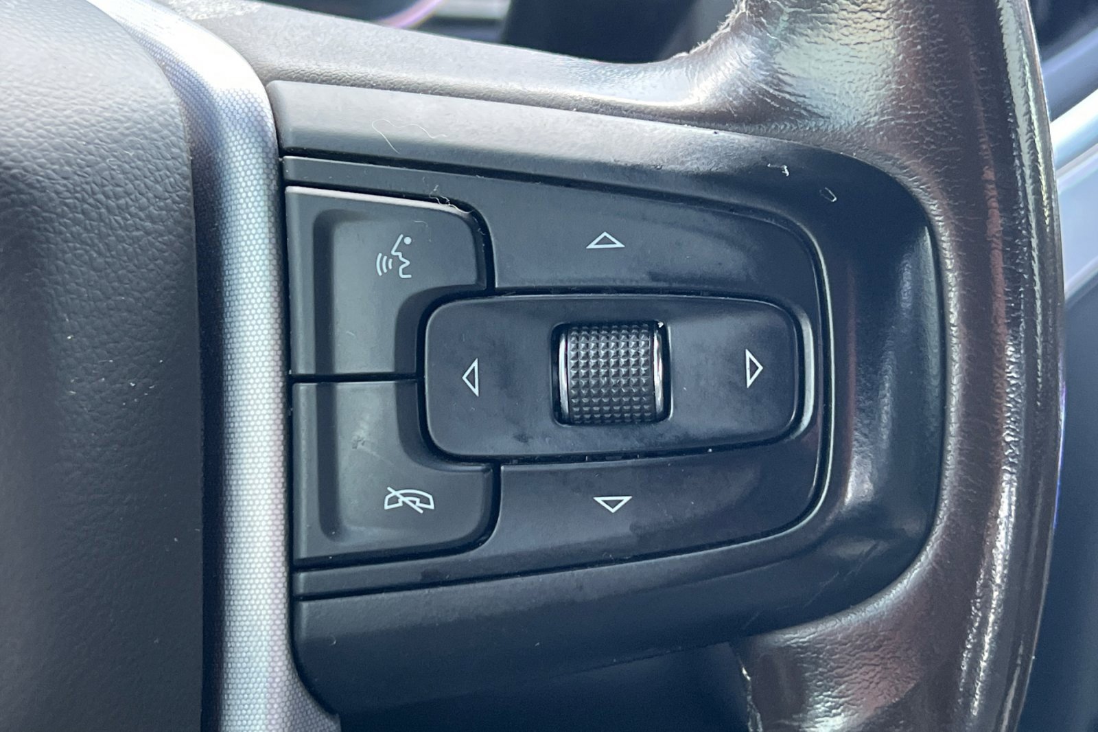 Used 2020 GMC Sierra 1500 SLE w/ SLE Value Package image 35