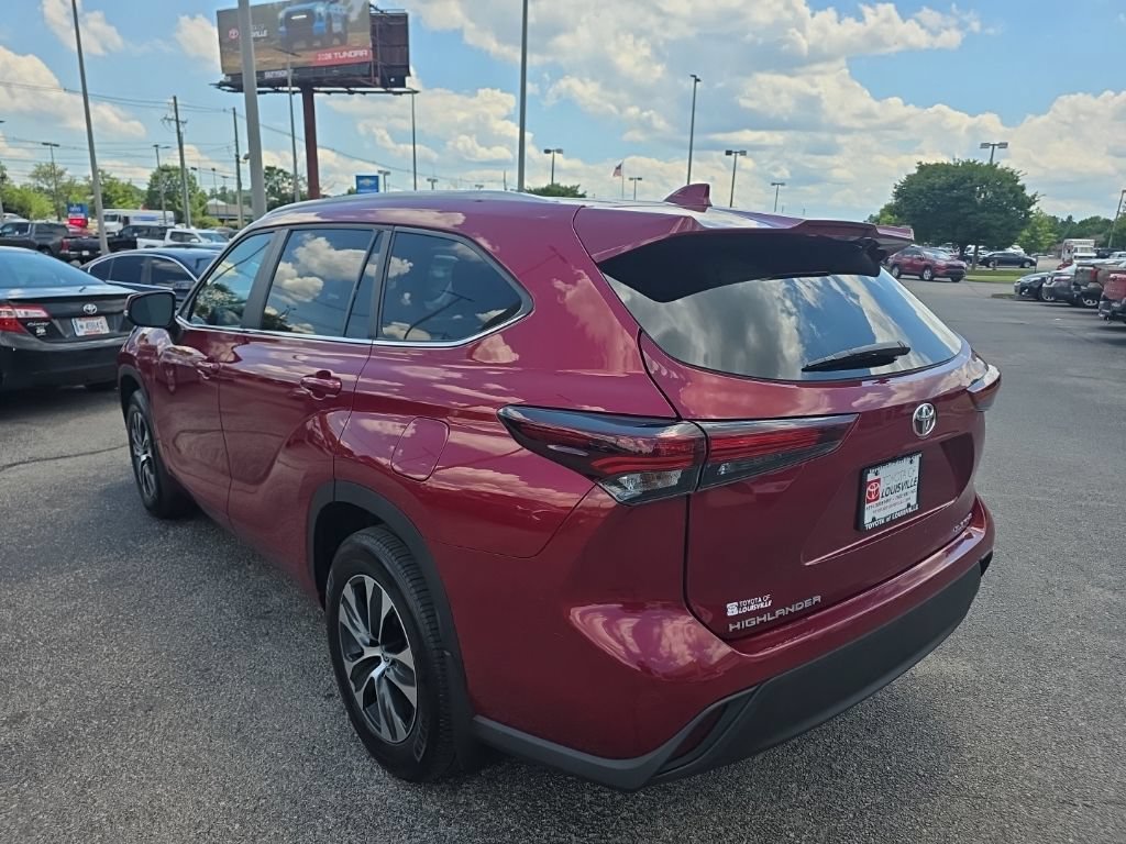 Certified 2025 Toyota Highlander XLE AWD/4WD image 7