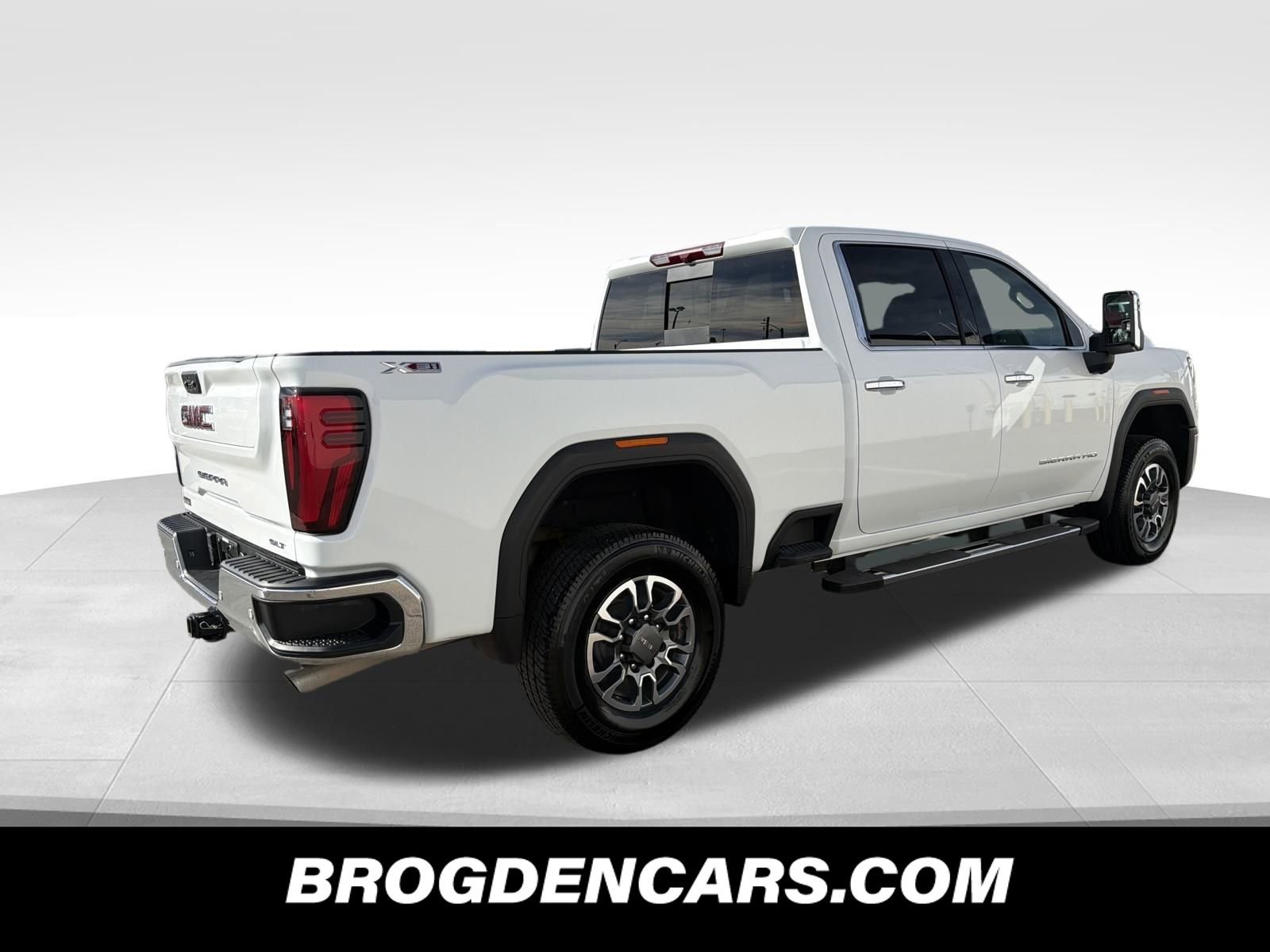 Used 2024 GMC Sierra 2500 SLT w/ SLT Premium Package image 3