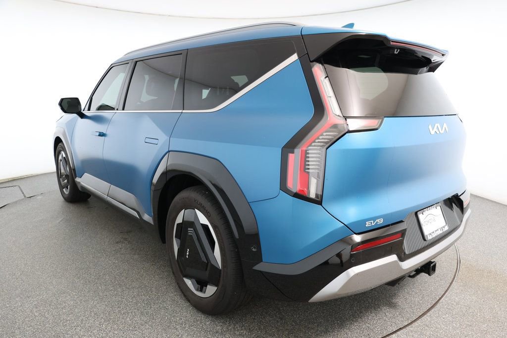 Used 2024 Kia EV9 Land image 6