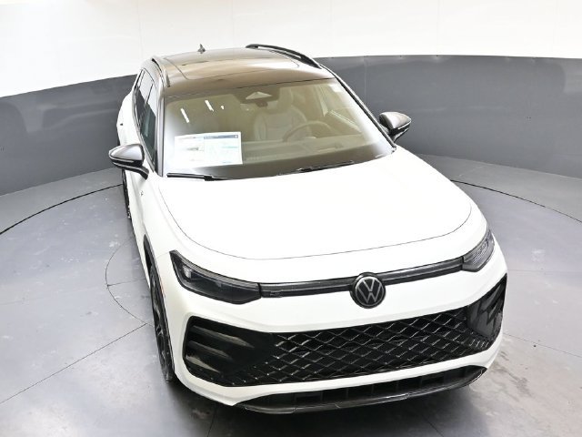 Used 2026 Volkswagen Tiguan SE R-Line AWD/4WD image 44
