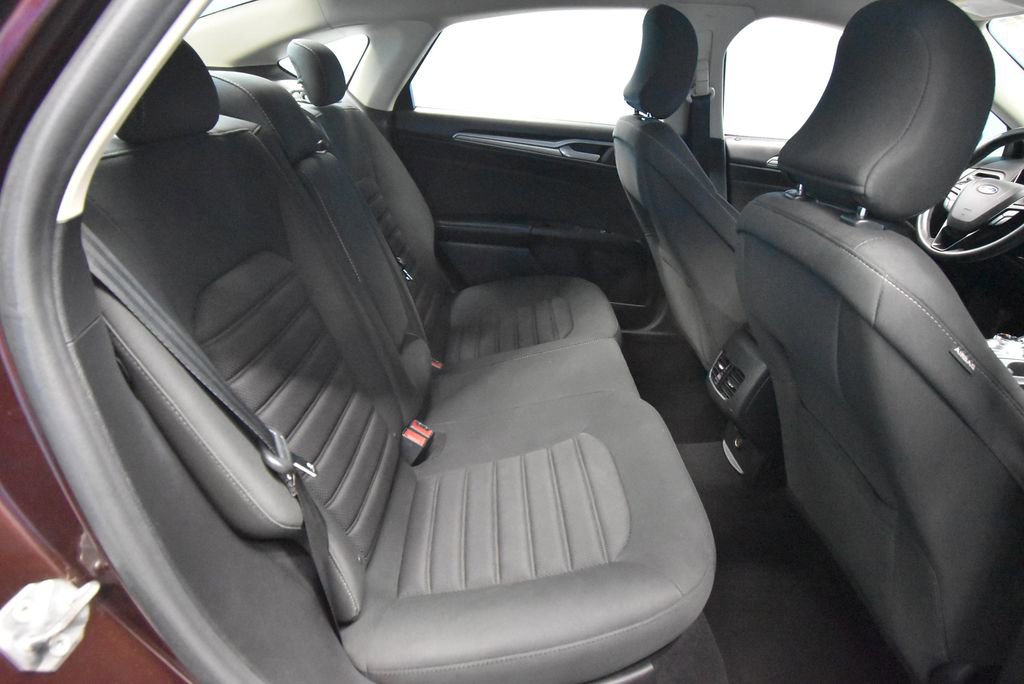 Used 2019 Ford Fusion SE image 28