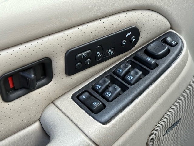 Used 2004 Cadillac Escalade AWD image 13