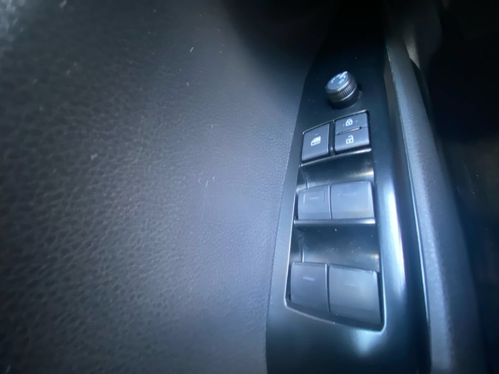 Used 2025 Toyota Camry SE w/ Convenience Package FWD image 17