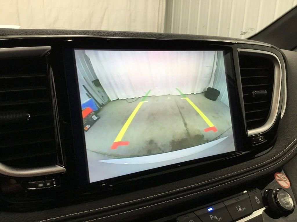 Used 2025 Chrysler Pacifica Limited image 20