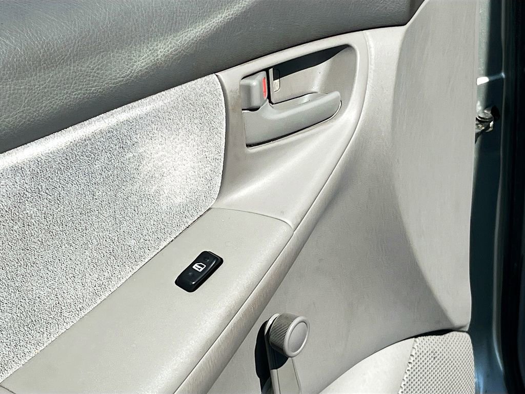 Used 2004 Toyota Corolla LE image 17