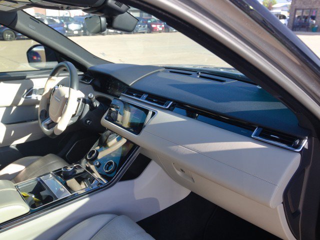 Used 2019 Land Rover Range Rover Velar R-Dynamic HSE AWD/4WD image 32