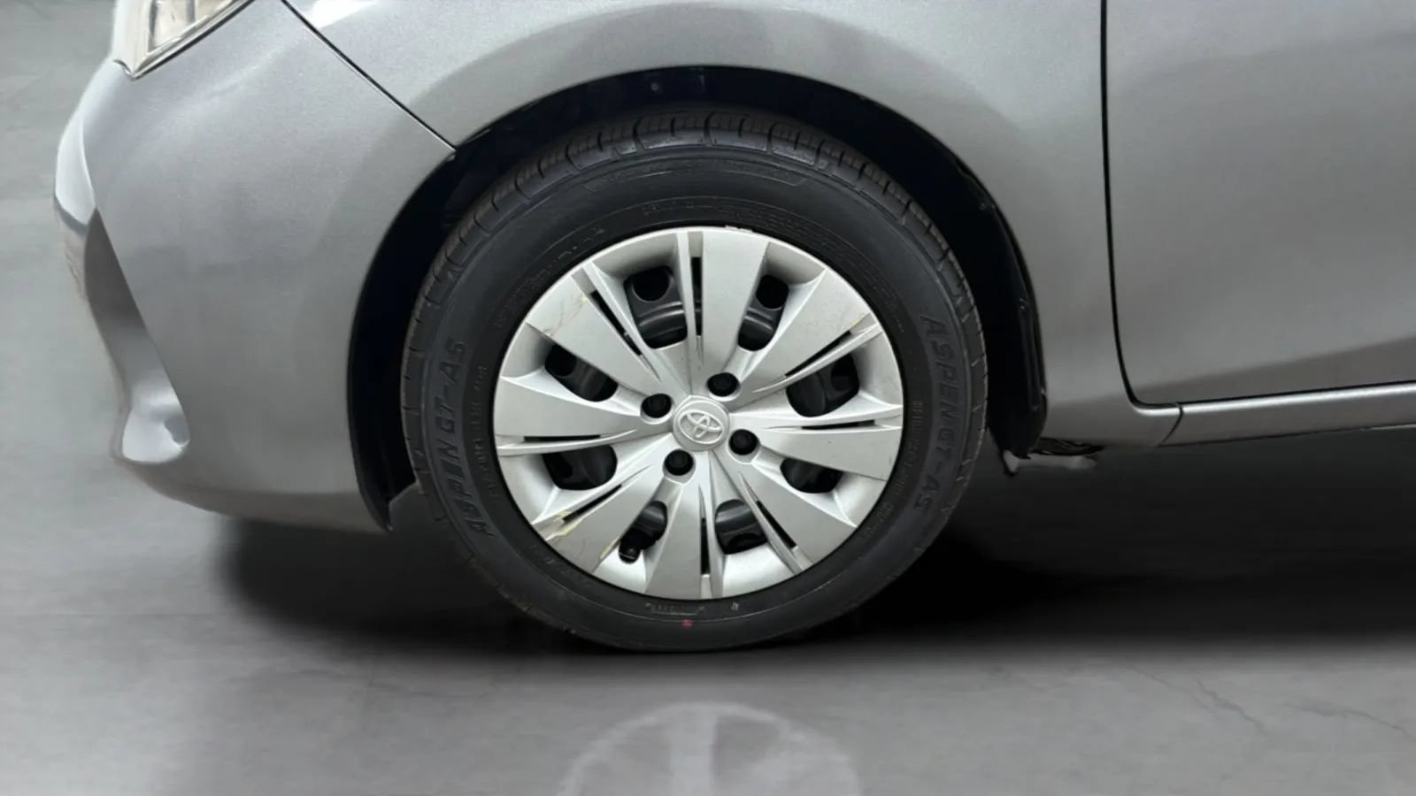 Used 2015 Toyota Yaris L FWD image 25