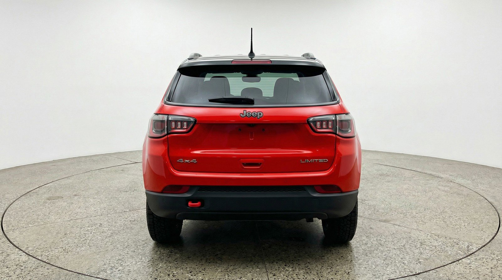 Used 2025 Jeep Compass Trailhawk image 7