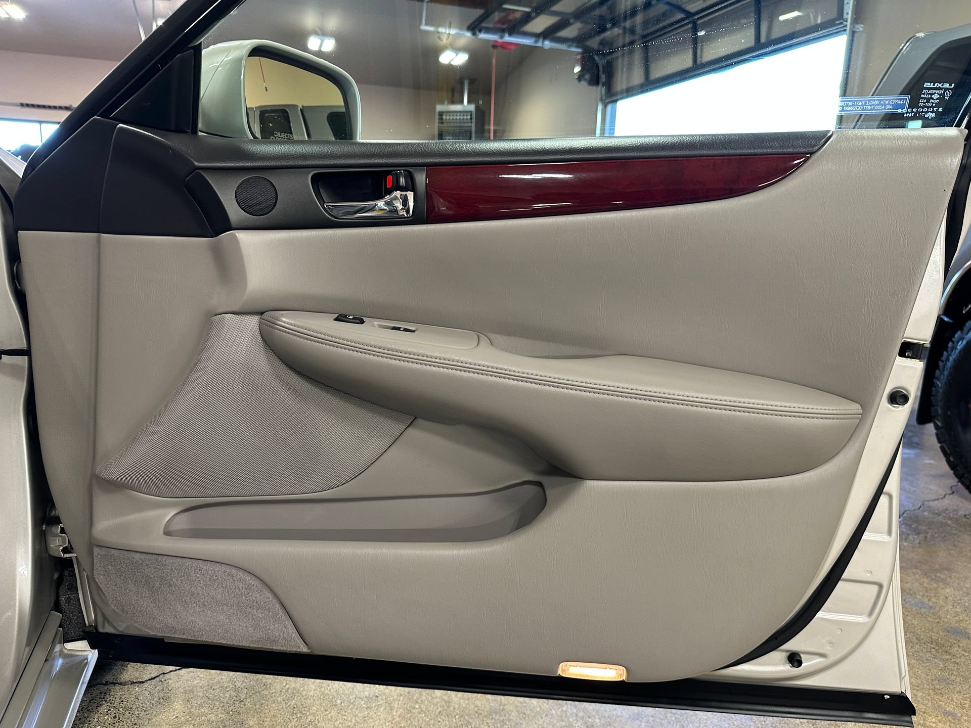Used 2002 Lexus ES 330 FWD image 26