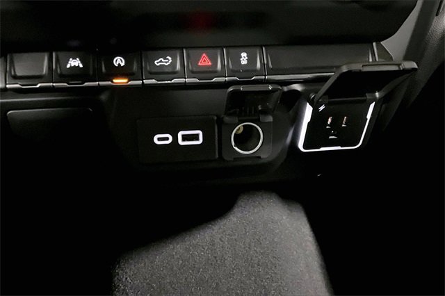 Certified 2024 Chevrolet Silverado 1500 Custom image 24