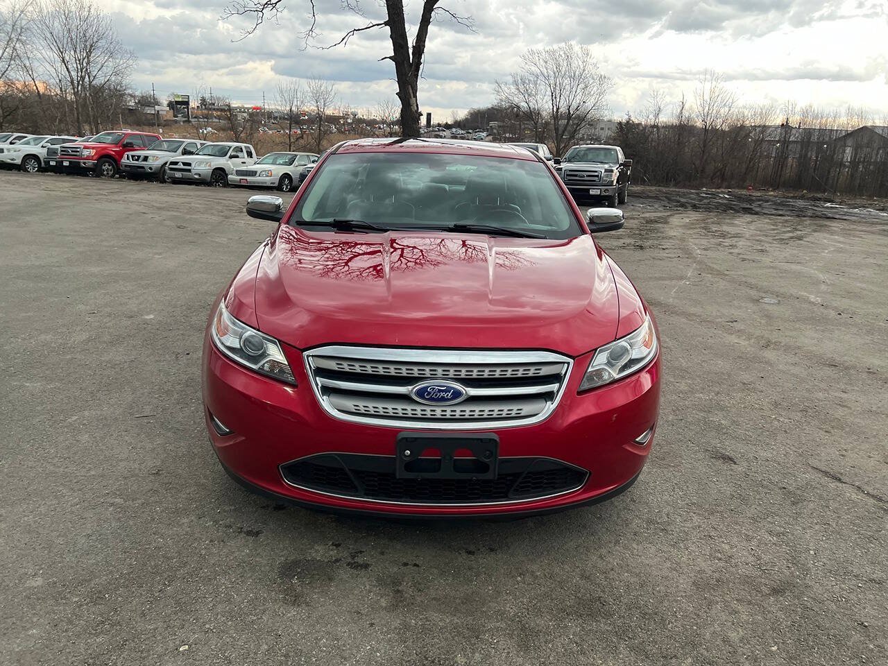 Used 2012 Ford Taurus Limited FWD image 2