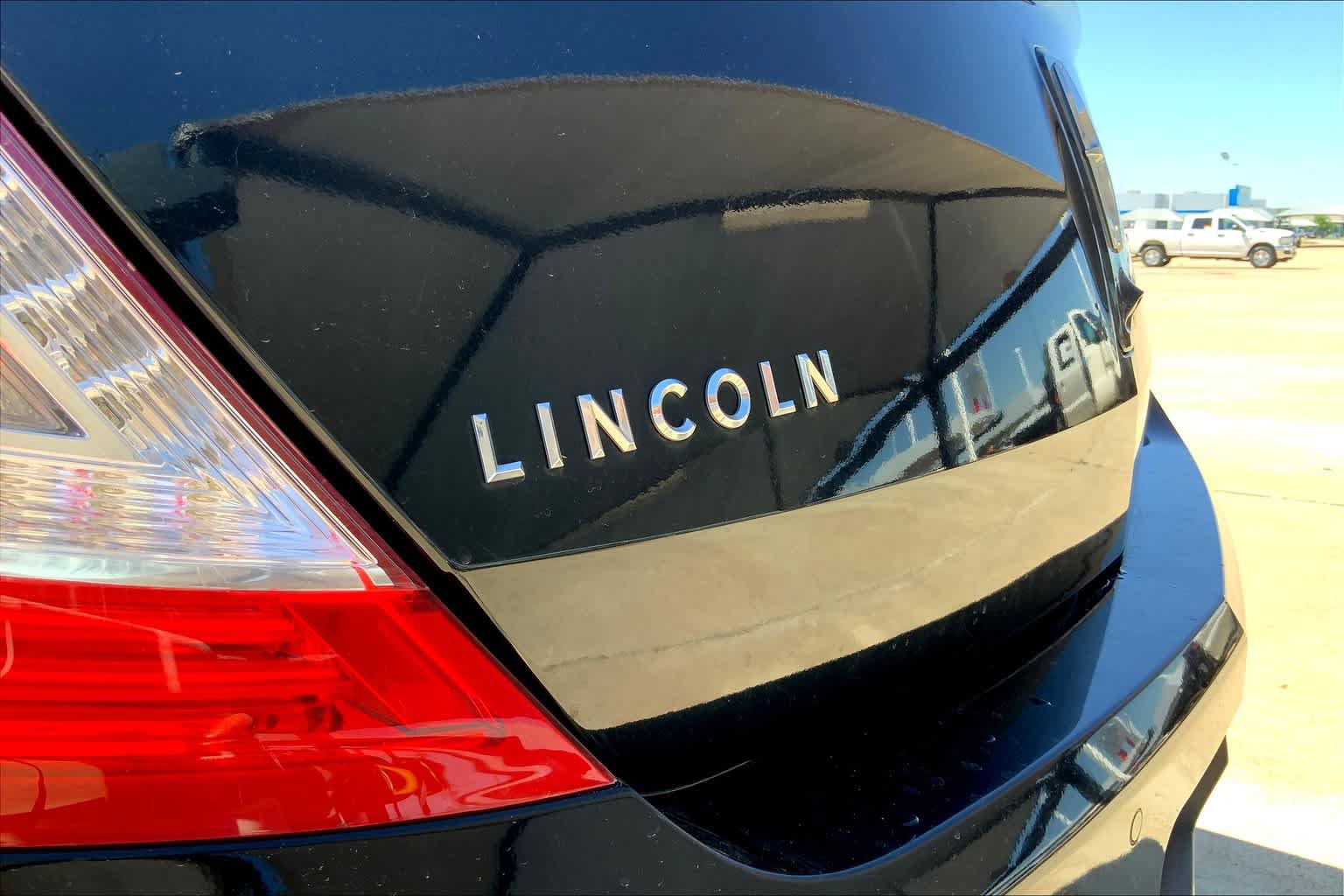 Used 2014 Lincoln MKS FWD image 29