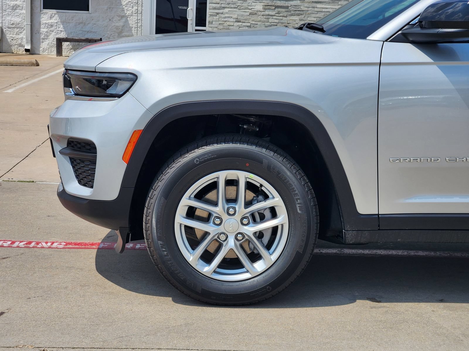 New 2026 Jeep Grand Cherokee Laredo RWD image 10