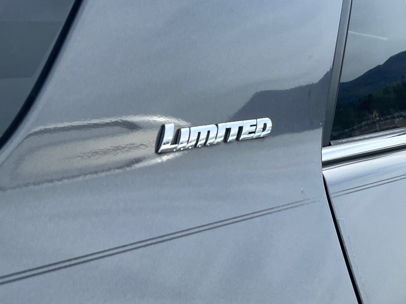 Used 2016 Toyota 4Runner Limited AWD/4WD image 5