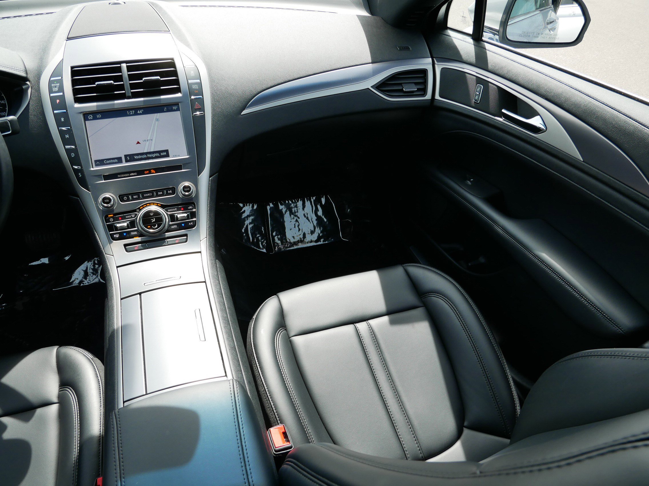 Used 2020 Lincoln MKZ w/ Convenience Package image 9