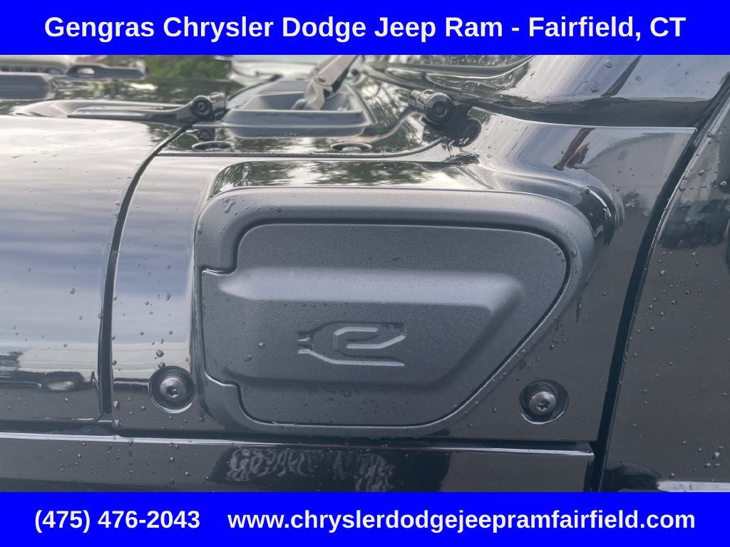 Certified 2024 Jeep Wrangler Unlimited w/ Convenience Group AWD/4WD image 15