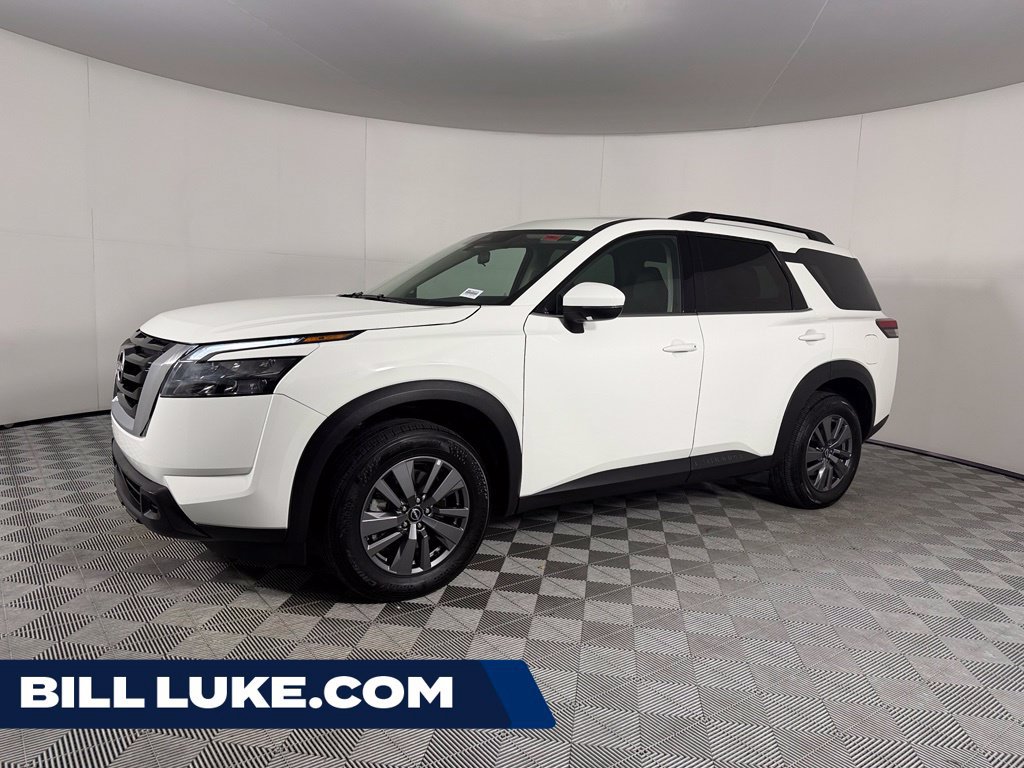 Used 2024 Nissan Pathfinder SV