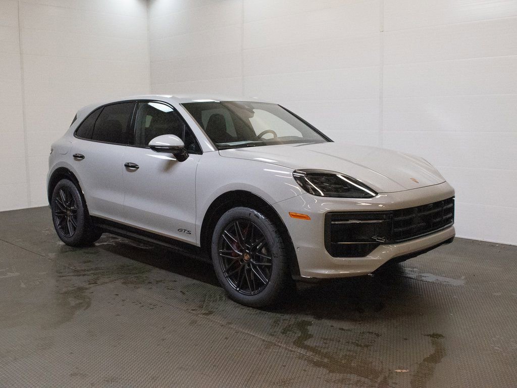 New 2026 Porsche Cayenne GTS image 8