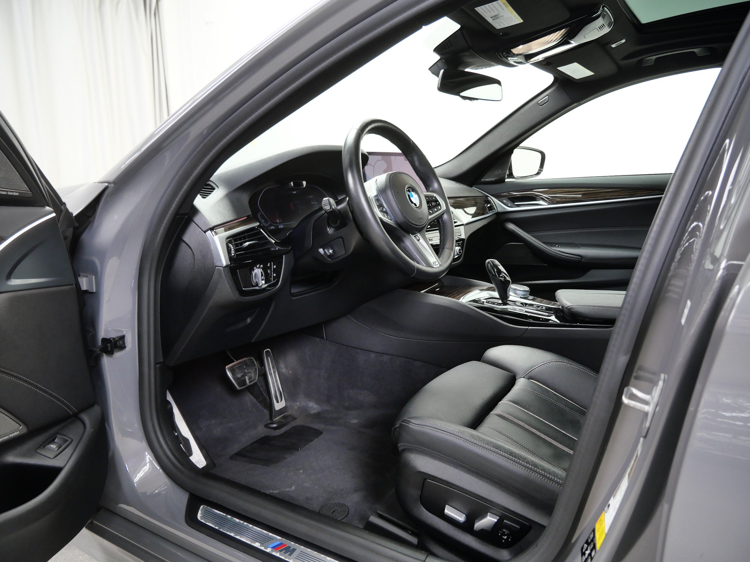 Used 2021 BMW 530i xDrive AWD/4WD image 13