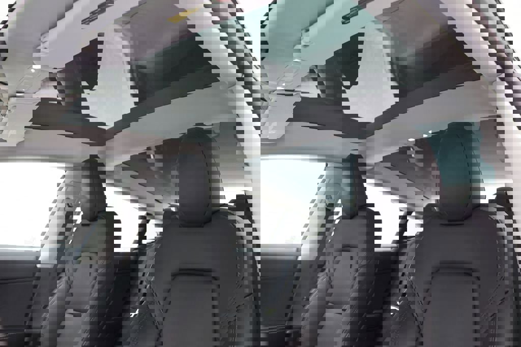 Used 2023 Tesla Model 3 Standard Range image 15