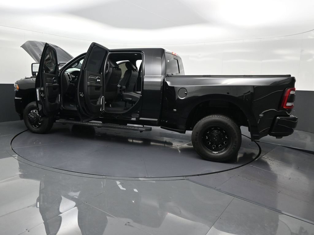 Used 2024 RAM 3500 Laramie w/ Night Edition image 37