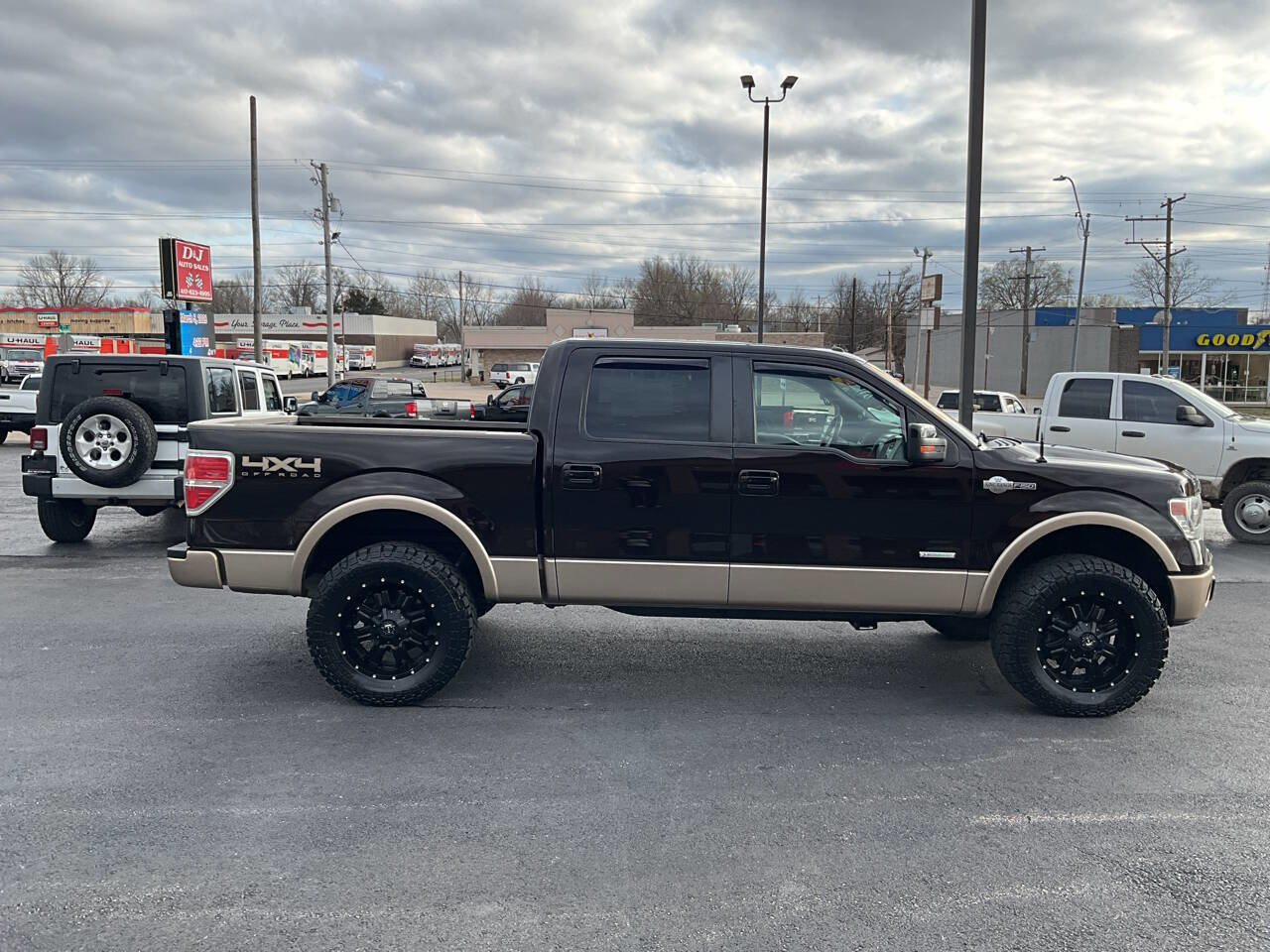 Used 2014 Ford F150 King Ranch w/ King Ranch Luxury Package image 6