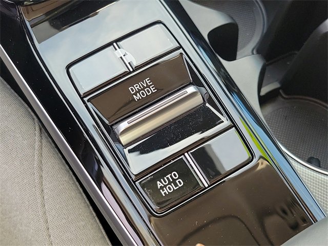 Used 2022 Hyundai Sonata SE w/ Preferred Accessory Package image 24