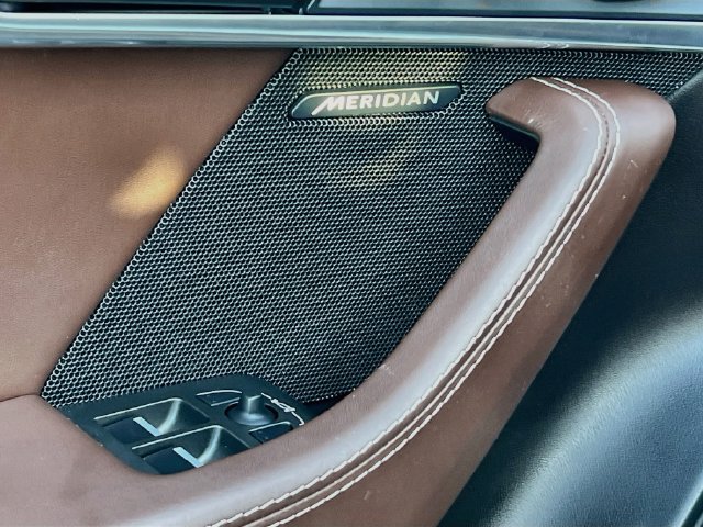 Used 2018 Jaguar F-TYPE Coupe RWD image 15