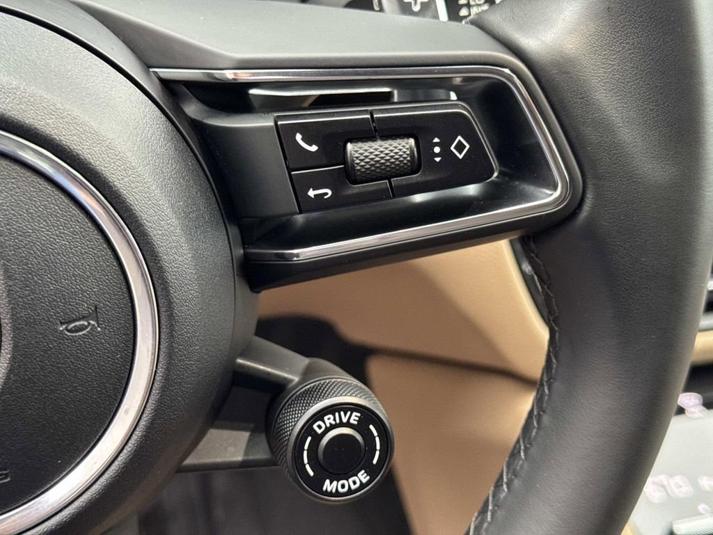 Used 2023 Porsche Macan S w/ Sport Chrono Package image 29