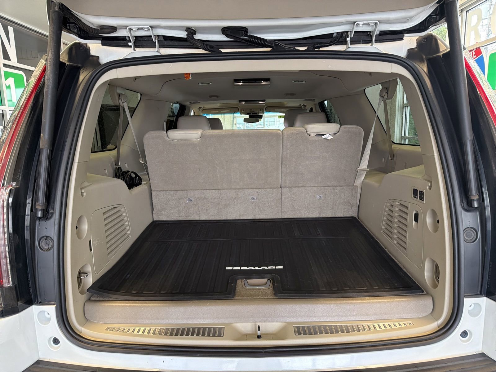 Used 2020 Cadillac Escalade ESV Luxury image 11