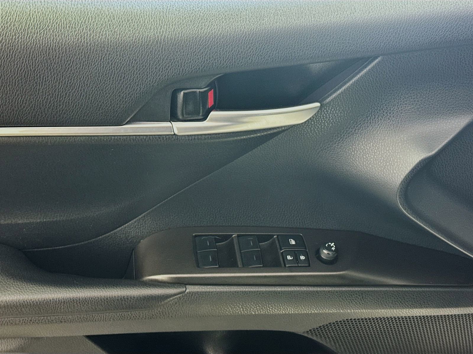 Used 2024 Toyota Camry SE FWD image 14