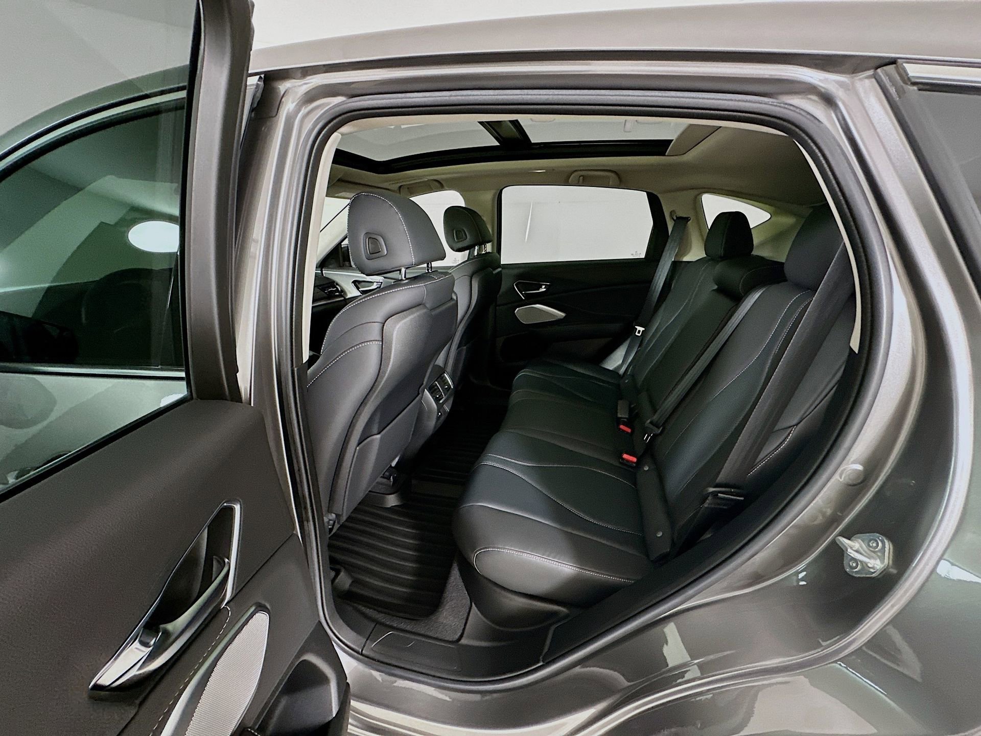 Used 2023 Acura RDX FWD w/ Technology Package image 27