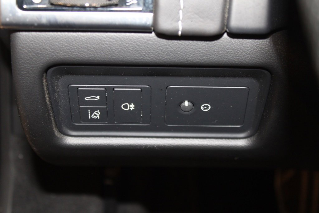 Used 2022 Jaguar F-TYPE R image 16