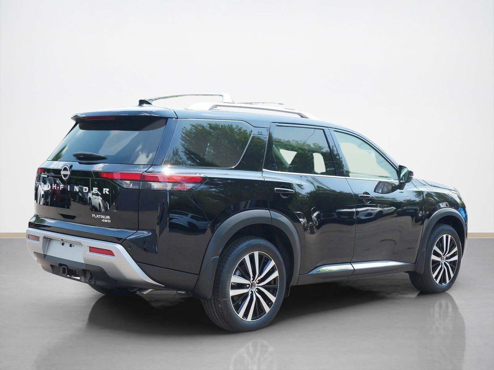 New 2025 Nissan Pathfinder Platinum image 2