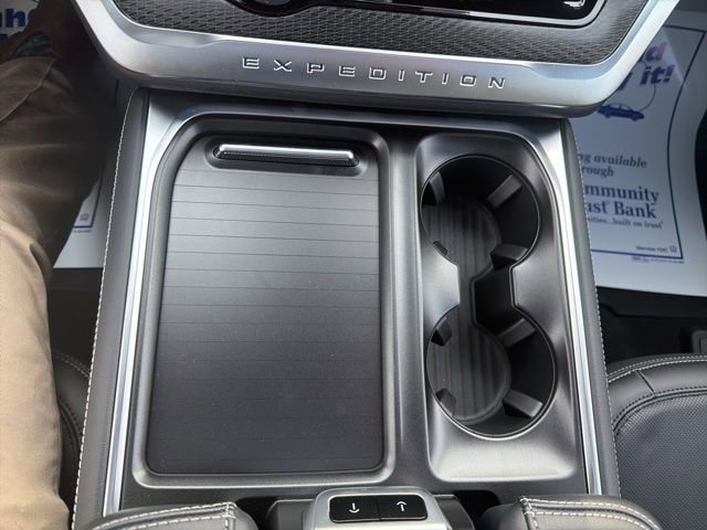 New 2026 Ford Expedition Platinum w/ Stealth Appearance Package image 27