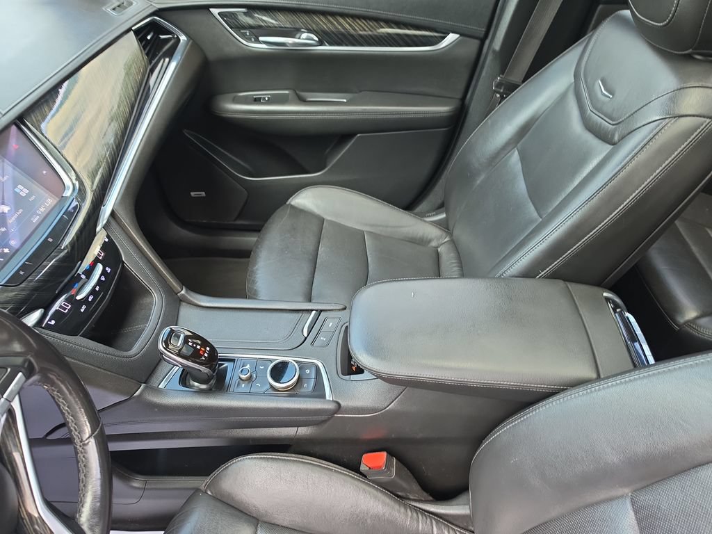 Used 2020 Cadillac XT6 Premium Luxury FWD image 26