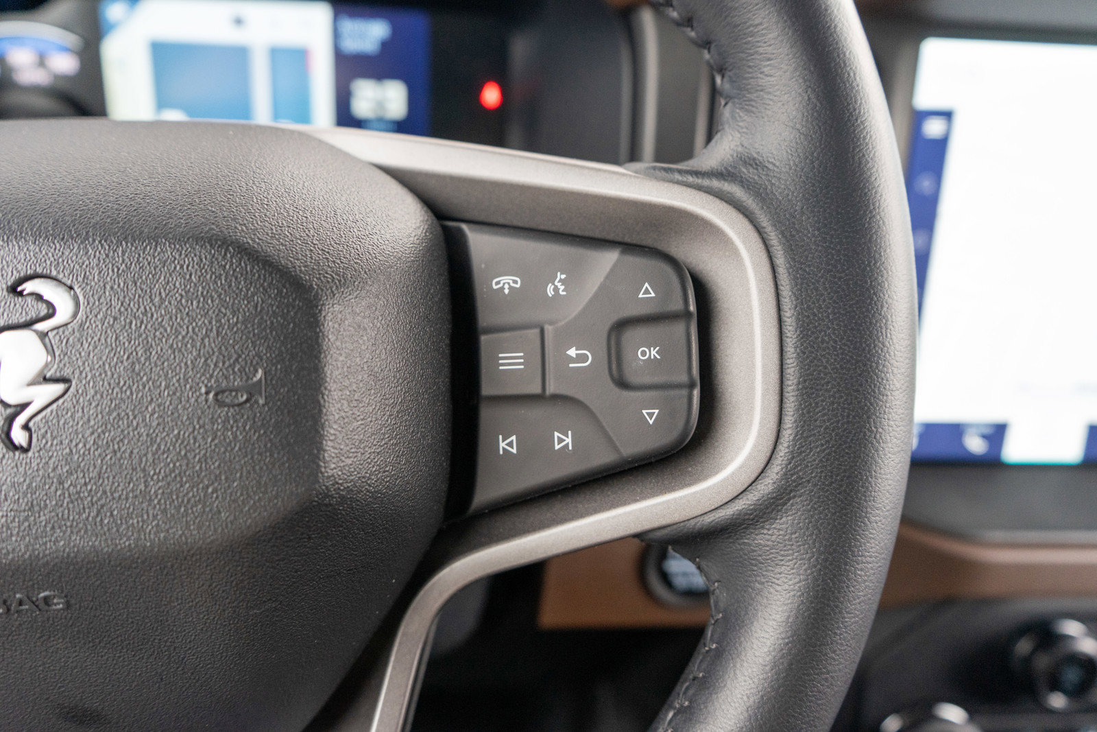 Used 2024 Ford Bronco Outer Banks AWD/4WD image 25